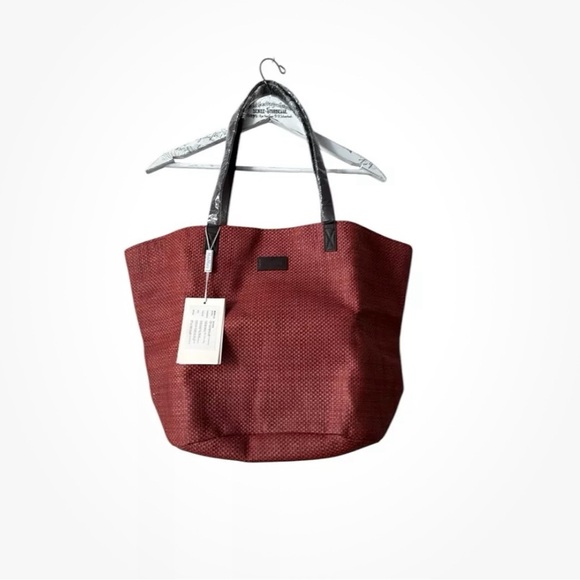 Handbags - Paper Straw Beach Tote Has Tags and damage on handles